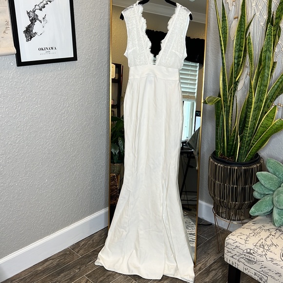 RARE HOUSE OF CB 'Balere' White Bandage and Lace Maxi Dress NWOT - Picture 11 of 14